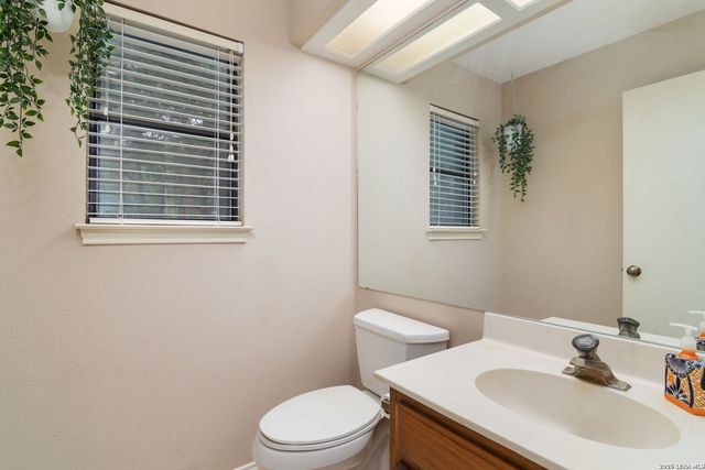 110 KETTLE CV, Universal City, TX 78148