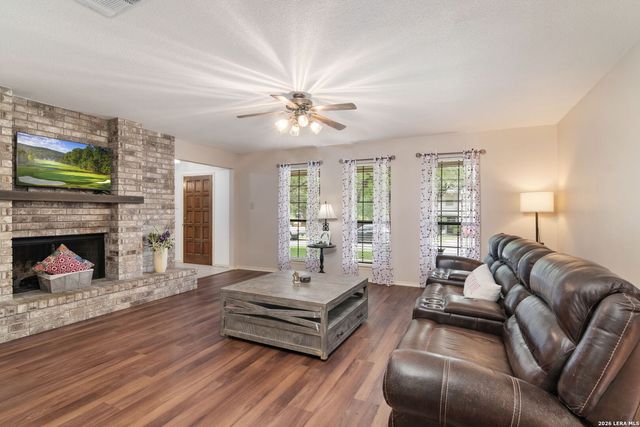 110 KETTLE CV, Universal City, TX 78148