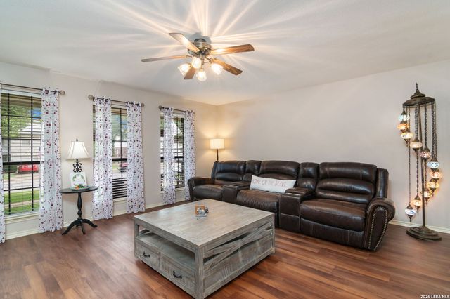 110 KETTLE CV, Universal City, TX 78148