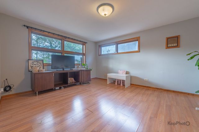 5810 W 97th Street, Oak Lawn, IL 60453