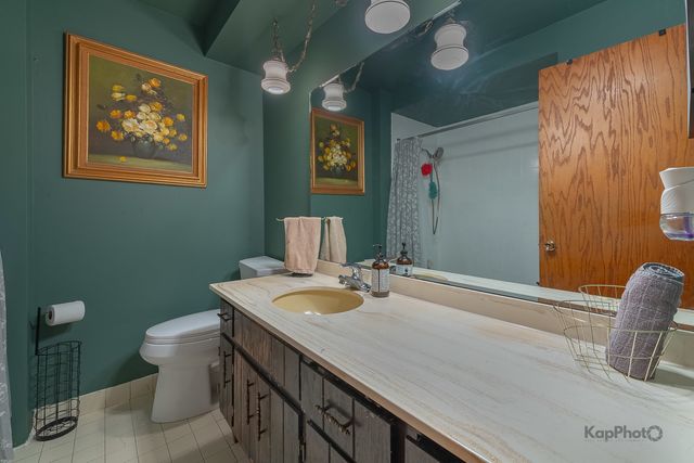 5810 W 97th Street, Oak Lawn, IL 60453