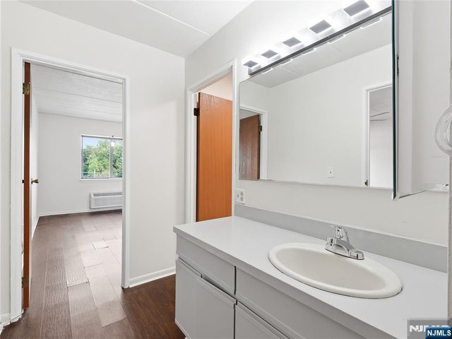 5 Linden Street 6i, Hackensack, NJ 07601