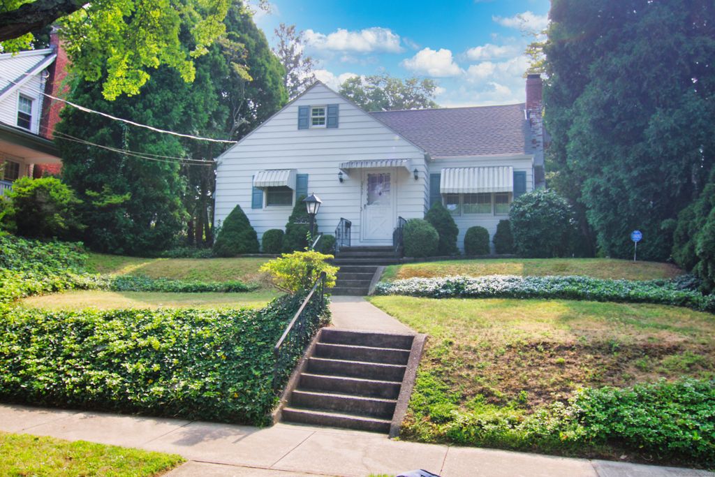 253 Kneeland Road, New Haven, CT 06512