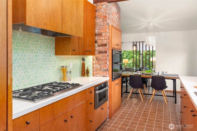 14460 NE 16th Place, Bellevue, WA 98007