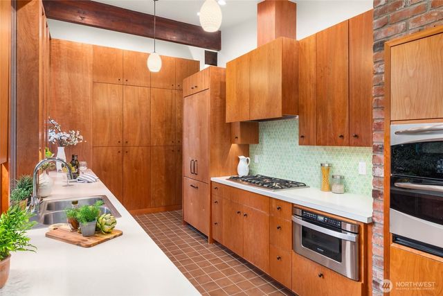 14460 NE 16th Place, Bellevue, WA 98007