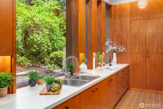 14460 NE 16th Place, Bellevue, WA 98007