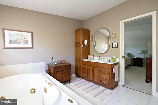 957 MERCER DR, Haddonfield, NJ 08033
