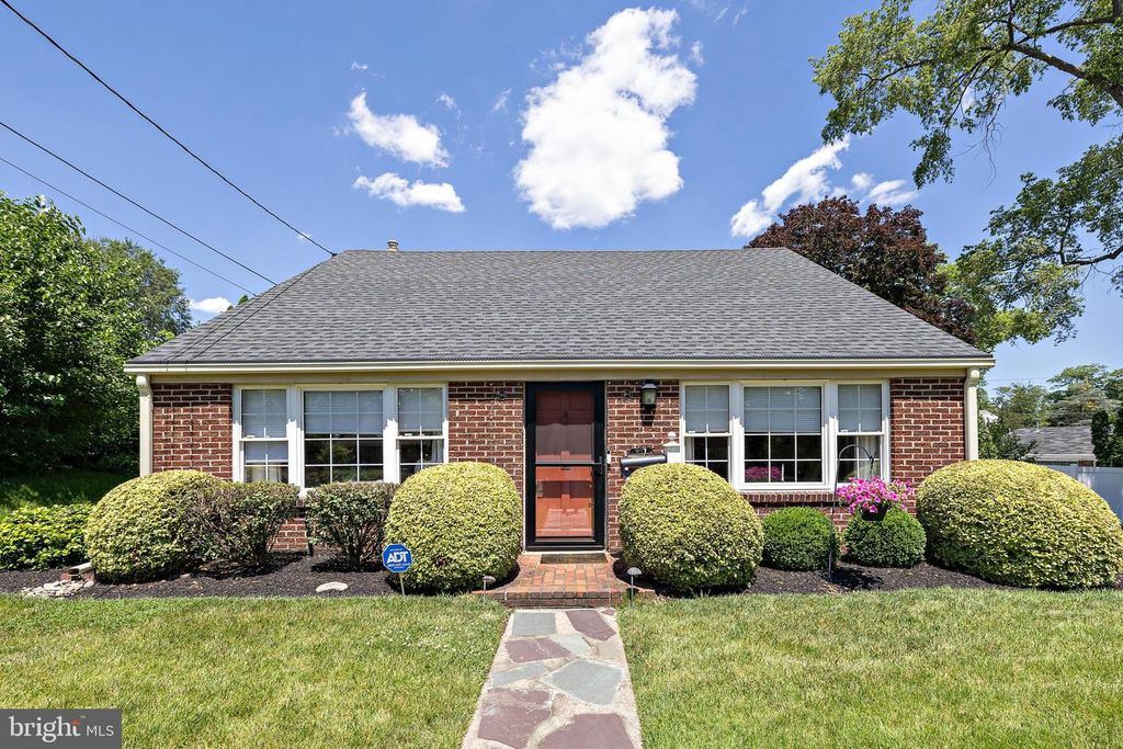 957 MERCER DR, Haddonfield, NJ 08033