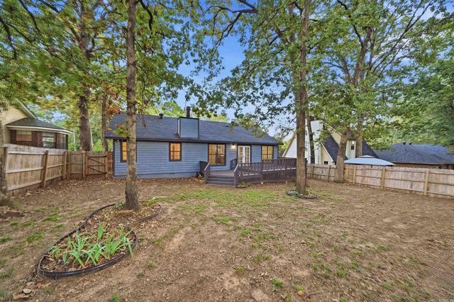 29 High Timber Dr, Maumelle, AR 72113