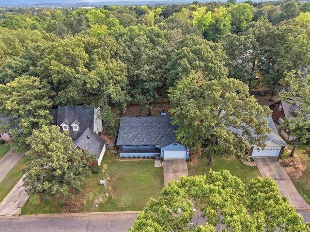 29 High Timber Dr, Maumelle, AR 72113