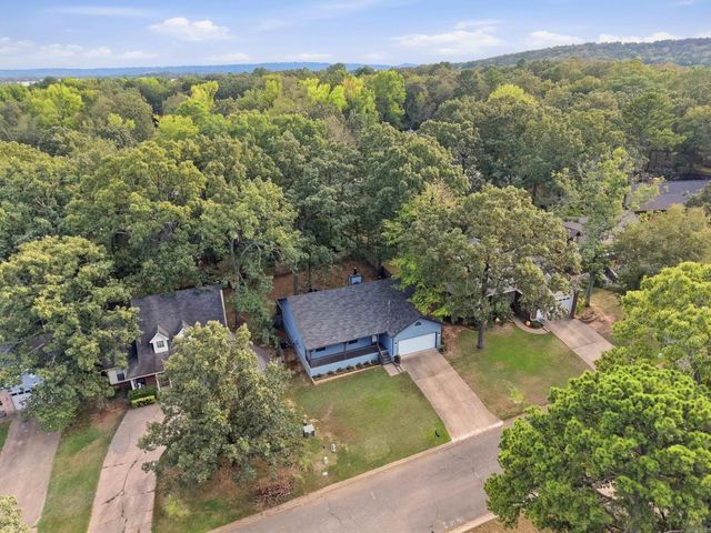 29 High Timber Dr, Maumelle, AR 72113