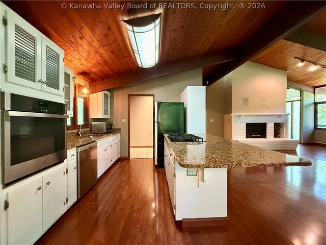 1521 Coonskin Drive, Charleston, WV 25311