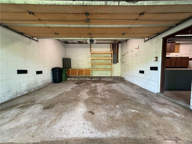 1521 Coonskin Drive, Charleston, WV 25311