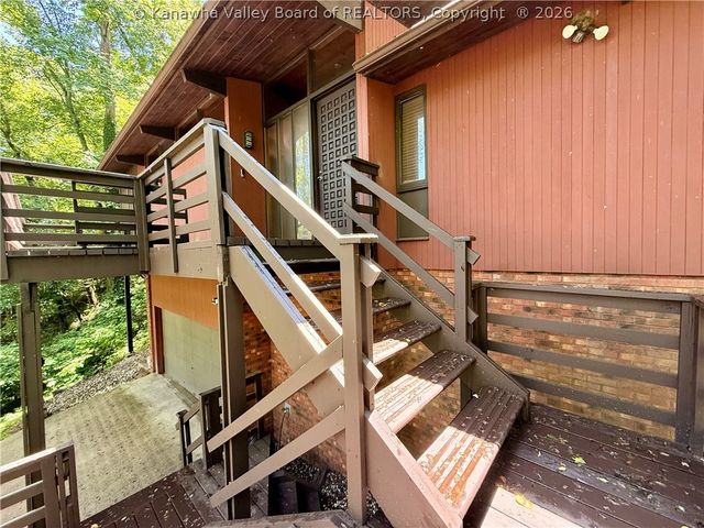 1521 Coonskin Drive, Charleston, WV 25311