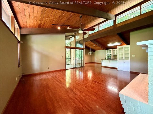 1521 Coonskin Drive, Charleston, WV 25311