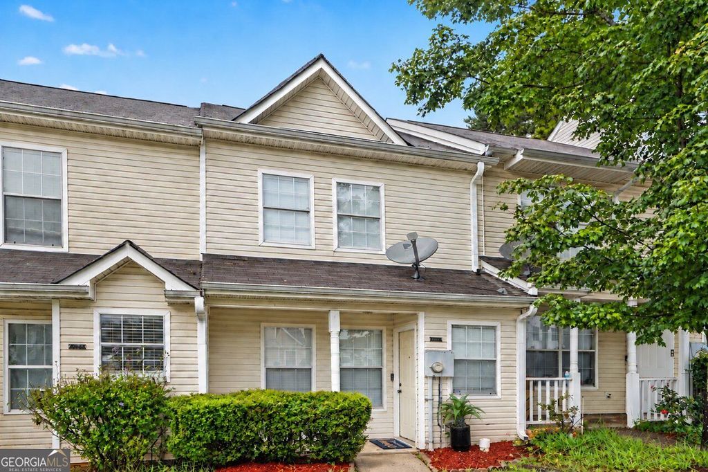 5955 Sherwood Trace, Lithonia, GA 30038 — exterior