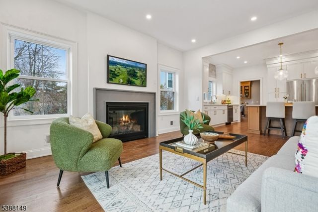 36 Oakview Ave, Maplewood Twp., NJ 07040