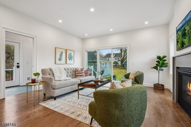 36 Oakview Ave, Maplewood Twp., NJ 07040