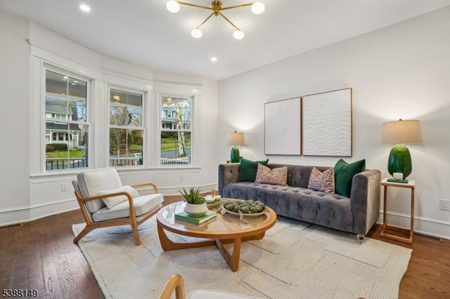 36 Oakview Ave, Maplewood Twp., NJ 07040