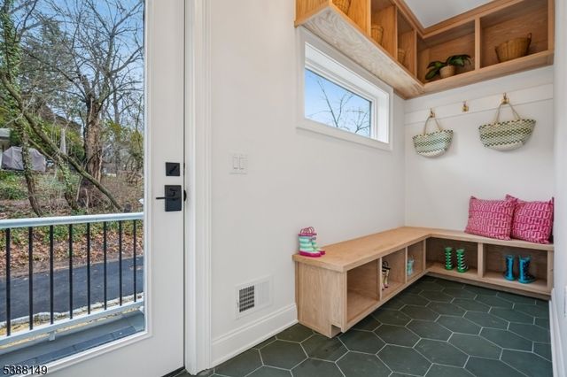 36 Oakview Ave, Maplewood Twp., NJ 07040