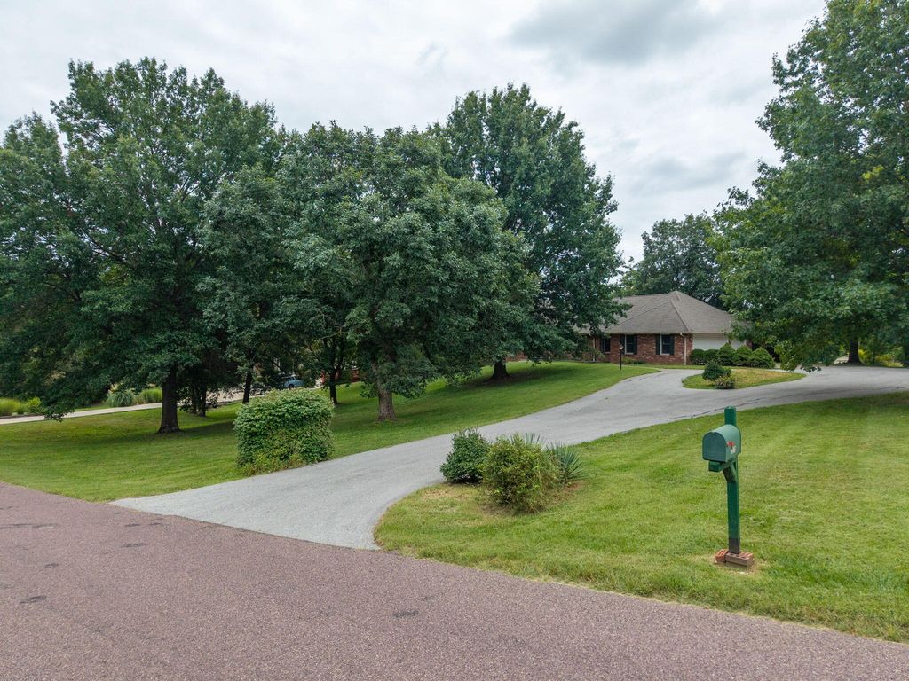 2870 W MILL CREEK TERR, Columbia, MO 65203