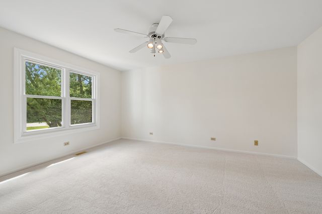 1119 Berkshire Lane, Barrington, IL 60010