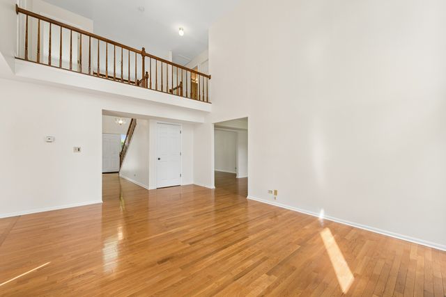 1119 Berkshire Lane, Barrington, IL 60010