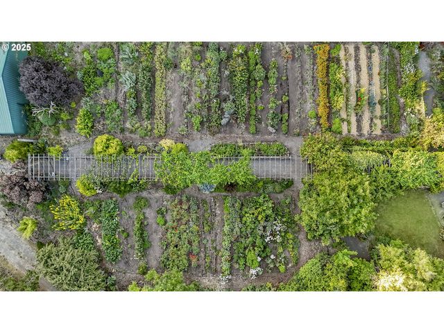 10623 Ne FOX FARM Rd, Dundee, OR 97115