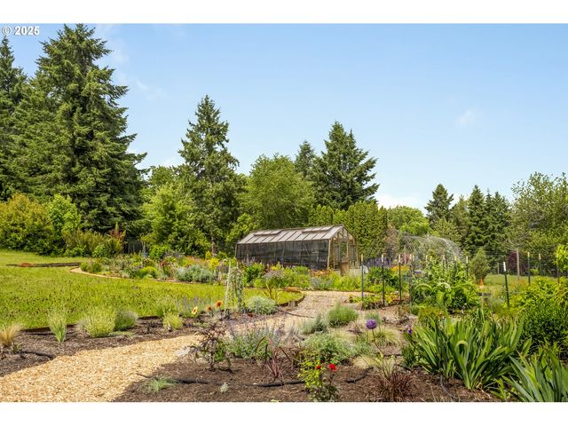 10623 Ne FOX FARM Rd, Dundee, OR 97115