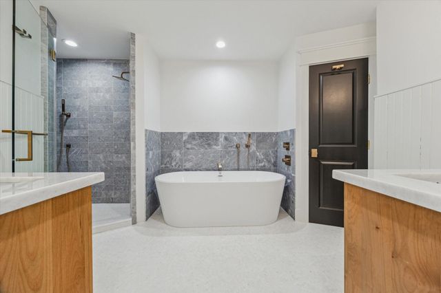 2447 Lakewood Pointe, Seabrook, TX 77586