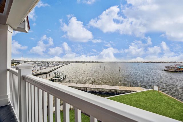 2447 Lakewood Pointe, Seabrook, TX 77586