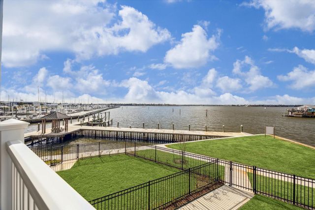 2447 Lakewood Pointe, Seabrook, TX 77586