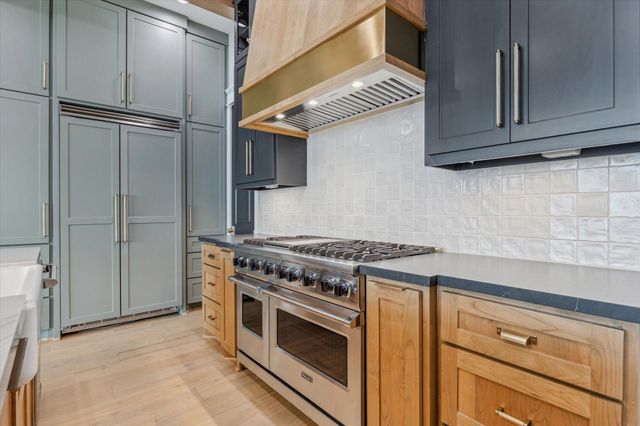 2447 Lakewood Pointe, Seabrook, TX 77586