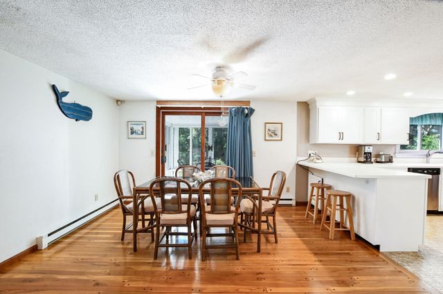 34 Bob White Ln, Falmouth, MA 02540