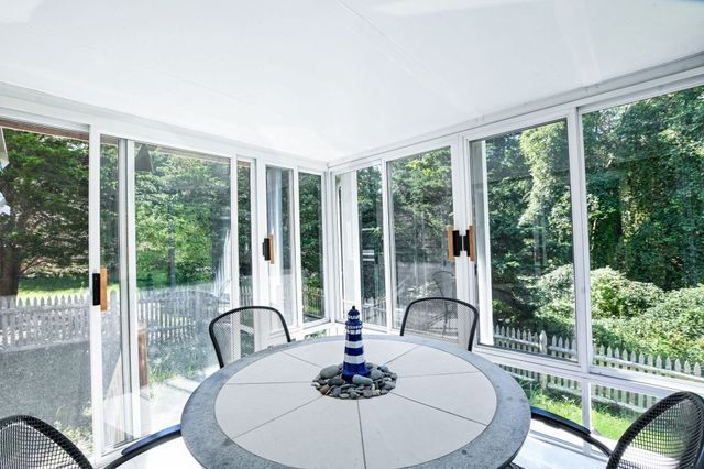 34 Bob White Ln, Falmouth, MA 02540