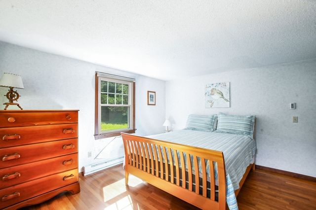 34 Bob White Ln, Falmouth, MA 02540