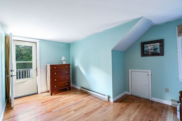 34 Bob White Ln, Falmouth, MA 02540