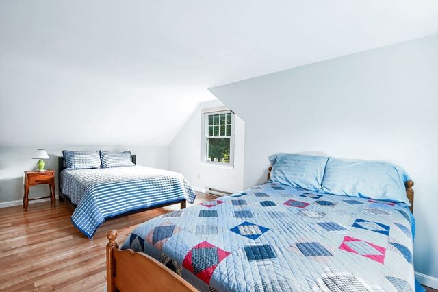 34 Bob White Ln, Falmouth, MA 02540