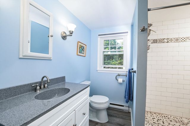 34 Bob White Ln, Falmouth, MA 02540