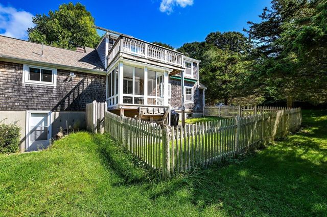 34 Bob White Ln, Falmouth, MA 02540