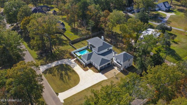 101 Saddle Creek Cove, Canton, MS 39046