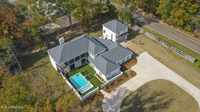 101 Saddle Creek Cove, Canton, MS 39046