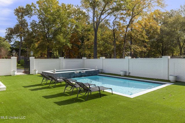 101 Saddle Creek Cove, Canton, MS 39046