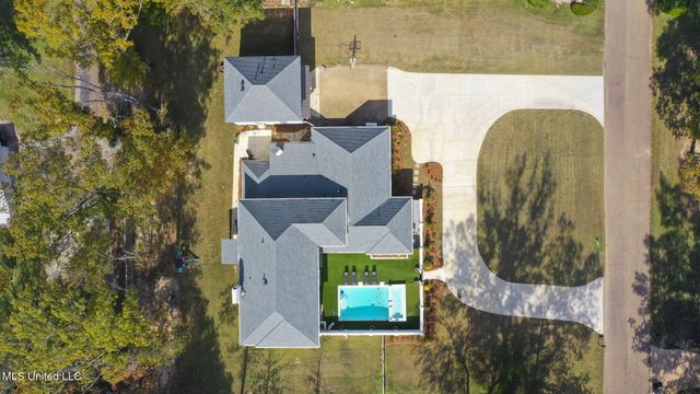 101 Saddle Creek Cove, Canton, MS 39046