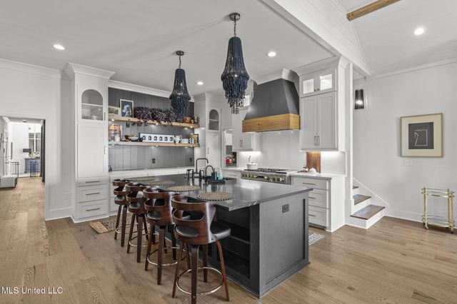 101 Saddle Creek Cove, Canton, MS 39046