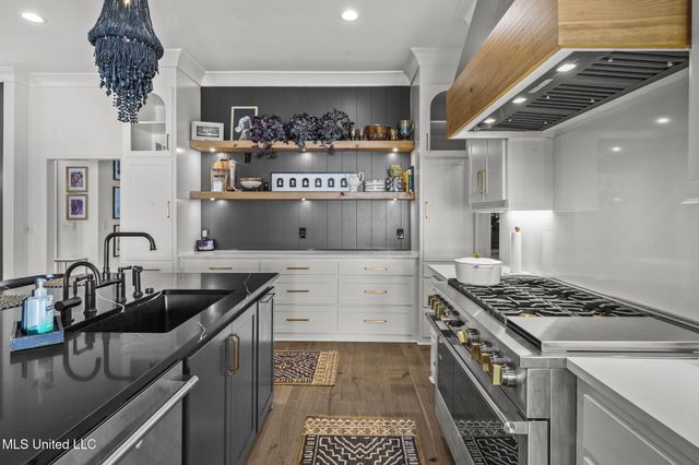 101 Saddle Creek Cove, Canton, MS 39046