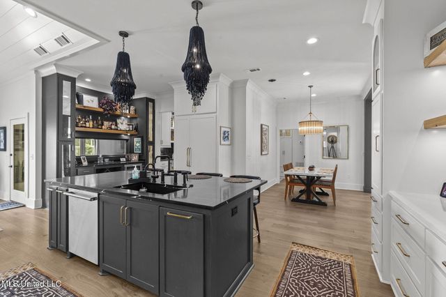 101 Saddle Creek Cove, Canton, MS 39046