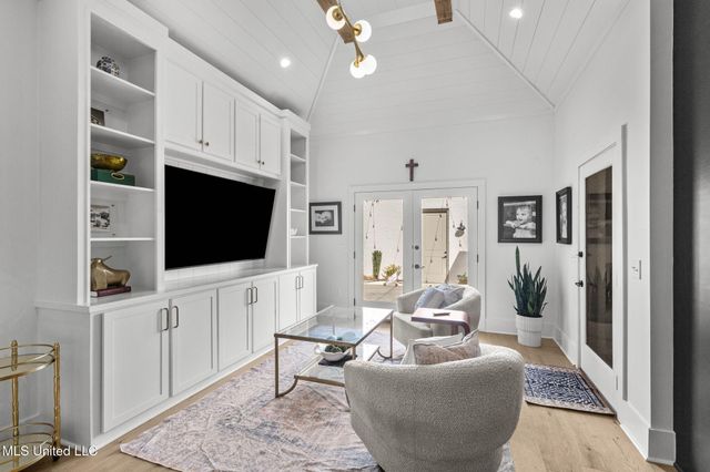 101 Saddle Creek Cove, Canton, MS 39046