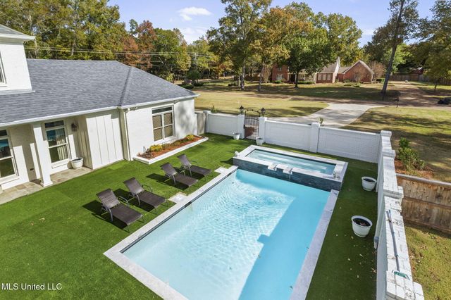 101 Saddle Creek Cove, Canton, MS 39046