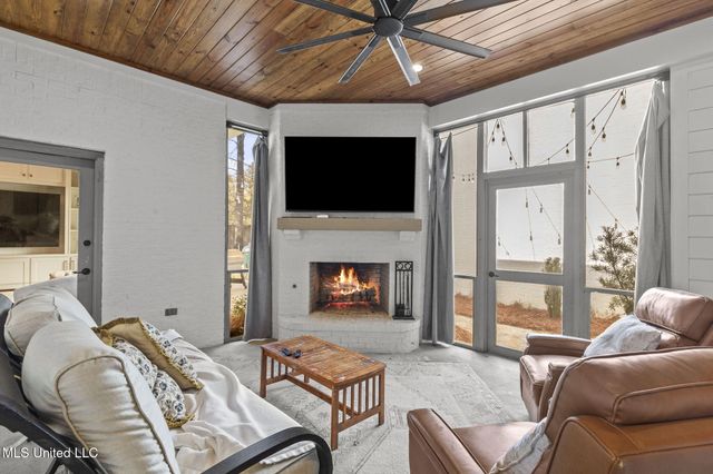 101 Saddle Creek Cove, Canton, MS 39046